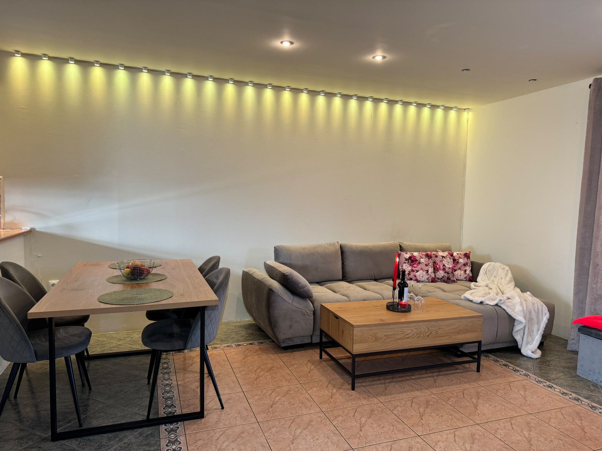 Apartament generos cu 2 camere, curte proprie – Strada Podului, Sibiu - foto 2