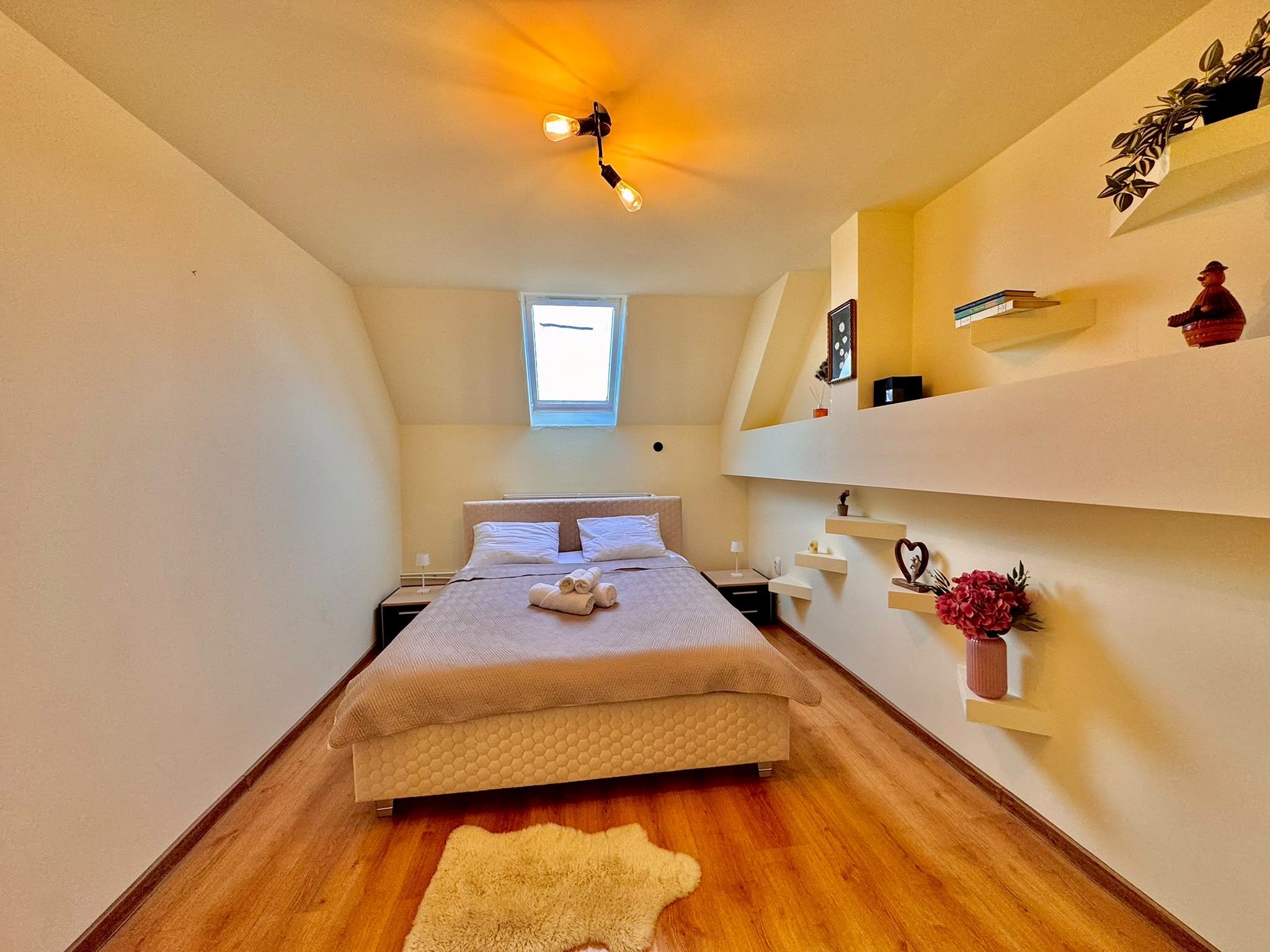 Apartament generos cu 2 camere, curte proprie – Strada Podului, Sibiu - foto 7