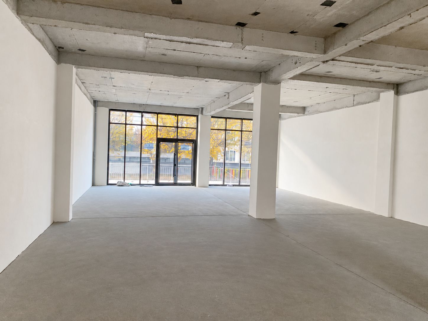 Spațiu comercial generos, 170 mp, cu vitrină stradală – Lazaret - foto 2
