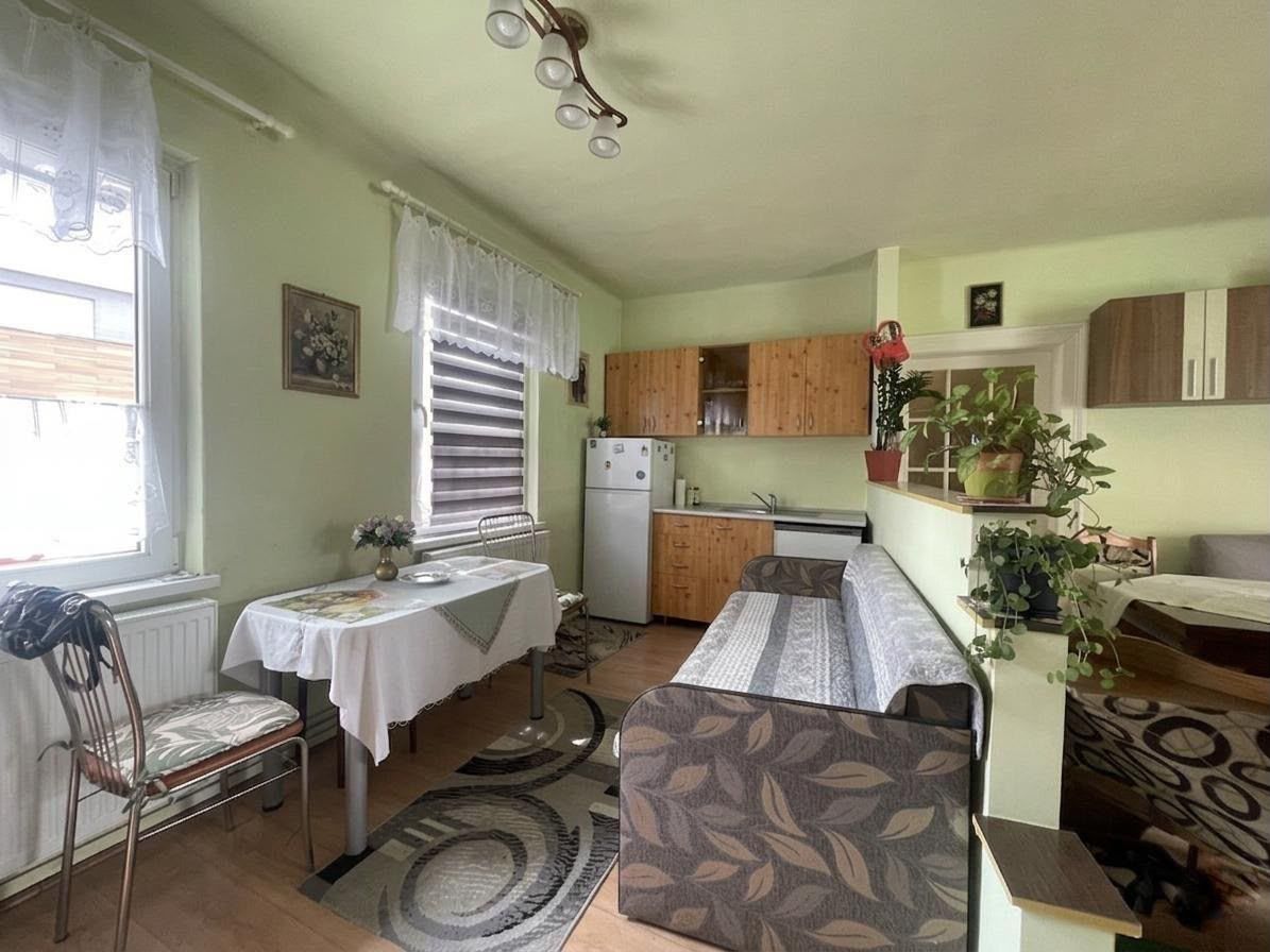 Apartament la casă - central cu terasă, pod și pivniță – 76 mp utili - foto 7