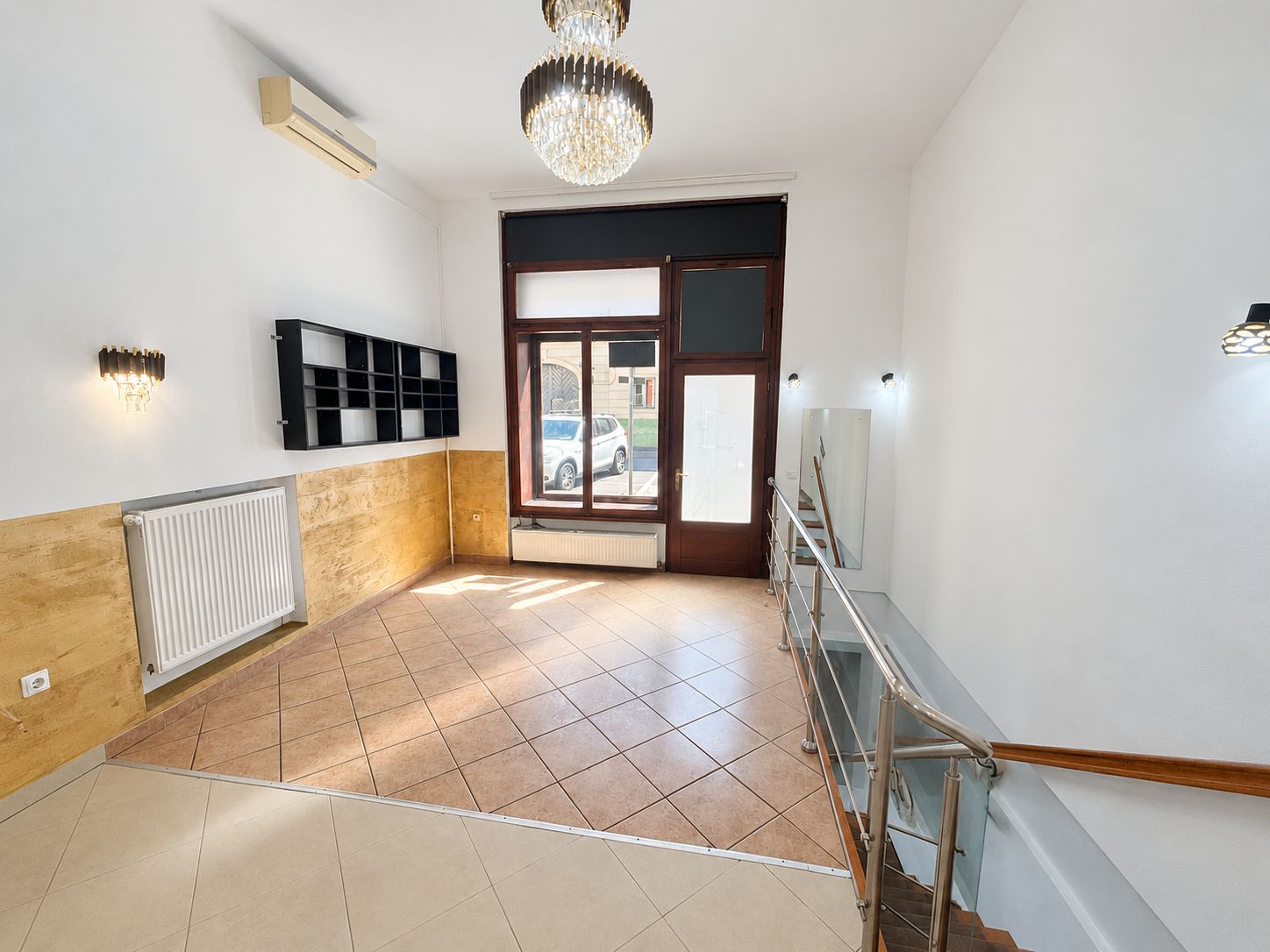 Spațiu comercial de vânzare în zona centrală | acces din stradă