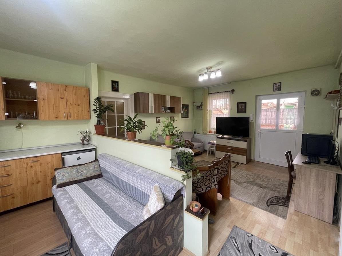 Apartament la casă - central cu terasă, pod și pivniță – 76 mp utili - foto 4