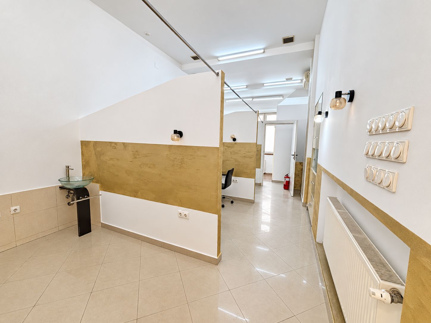 Spațiu comercial de vânzare în zona centrală | acces din stradă - foto 2