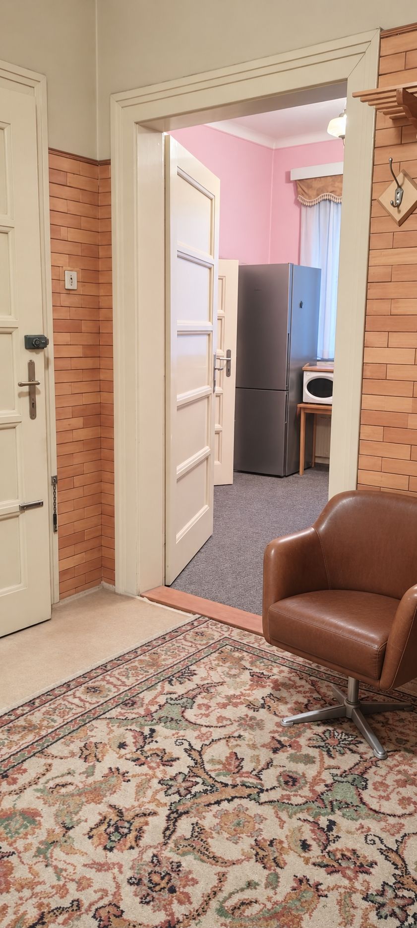 Apartament la casă, 80 mp utili și teren de 190 mp – zona centrală - foto 5