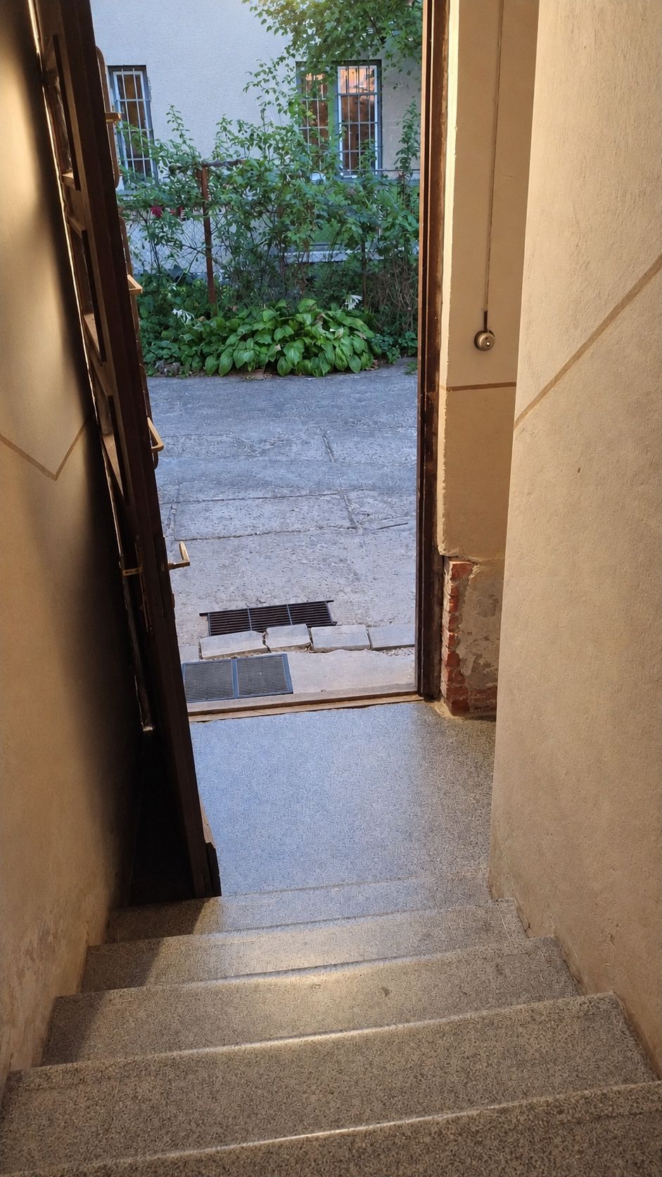 Apartament la casă, 80 mp utili și teren de 190 mp – zona centrală - foto 11