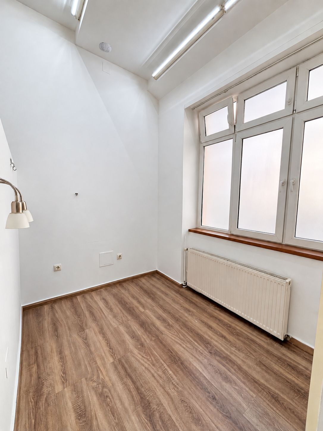 Spațiu comercial de vânzare în zona centrală | acces din stradă - foto 6